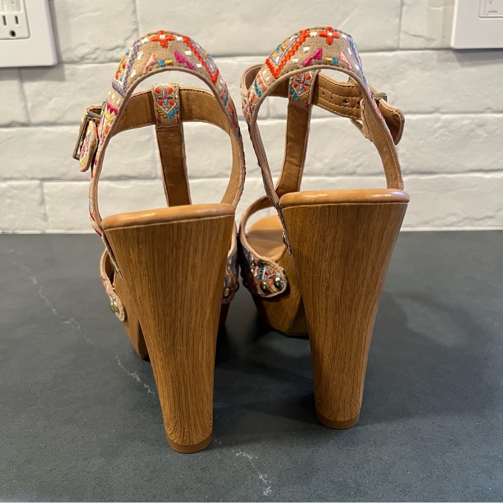 Gianni Bini Multicolor Embroidered Platform Sandals - Picture 12 of 16